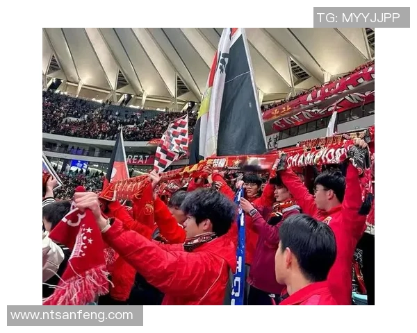 上海足球队个人能力引发热议球迷观点各异的背后故事 上海足球队个人能力引发热议球迷观点各异的背后故事