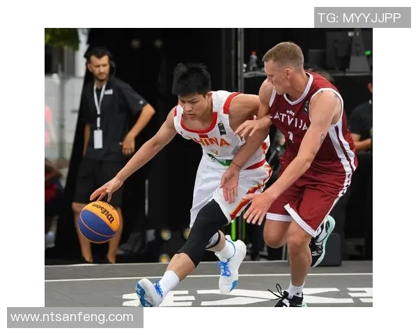 北京篮球队在世界杯预选赛中以55分稳居积分榜首位展现强劲实力