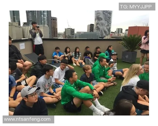 广州足球明星球童的成长故事与梦想追逐之旅 广州足球明星球童的成长故事与梦想追逐之旅