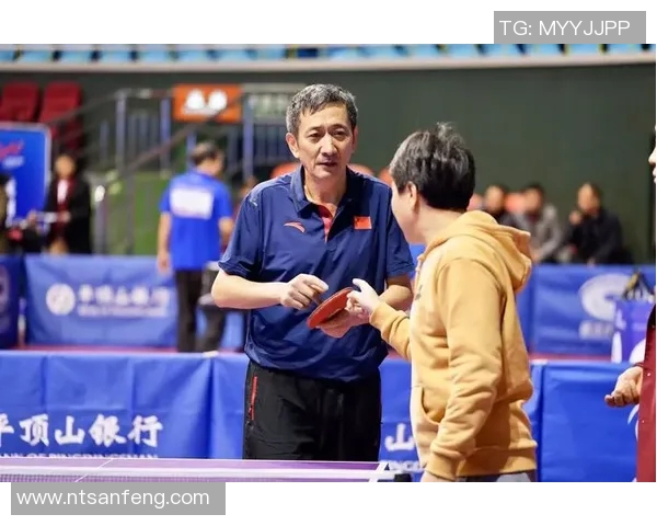 张敏专访:从乒乓球新星到传奇人物的辉煌历程回顾